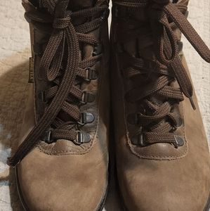 VASQUE 7931 Gore-Tex Hiking BOOTS Ladies 7 N